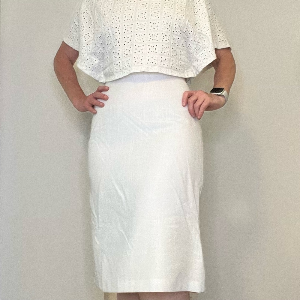 ❌SOLD❌ VINTAGE White Midi Pencil Skirt, Size 2-4 - Picture 11 of 11